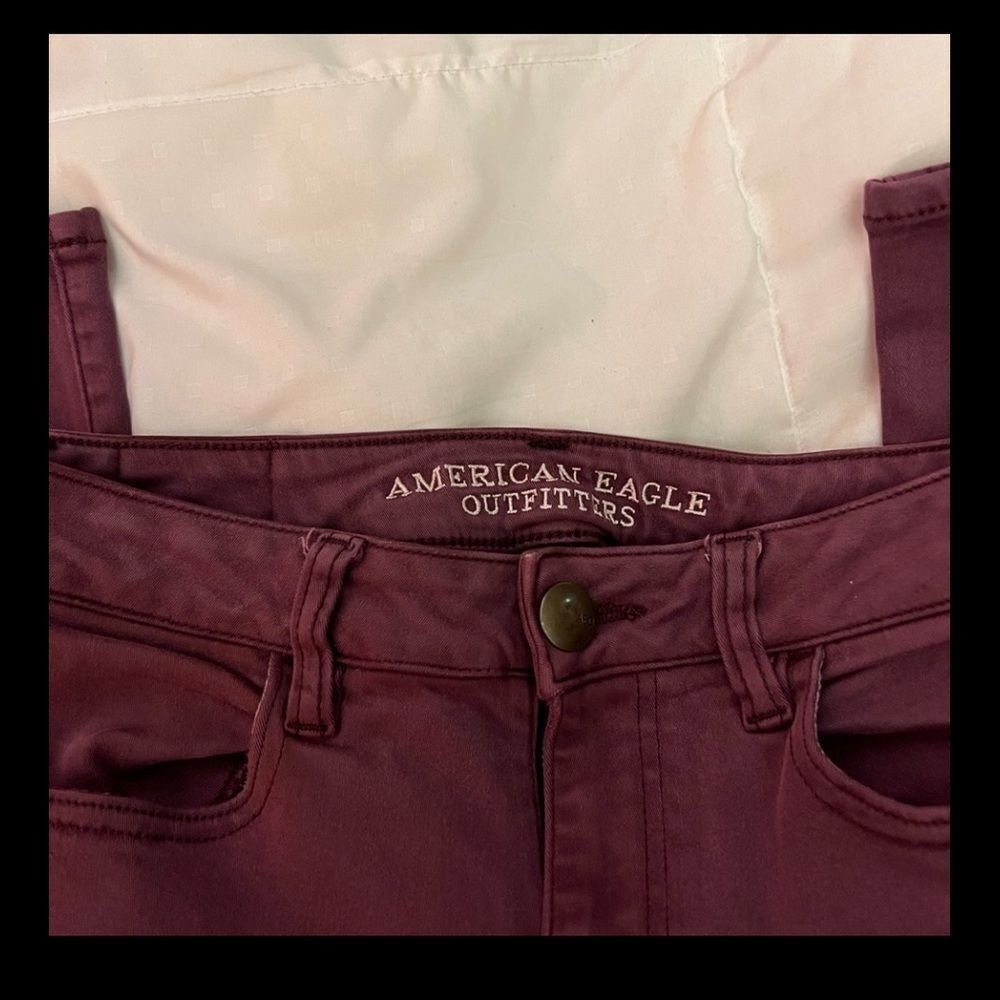 AMERICAN EAGLE SKINNY JEANS